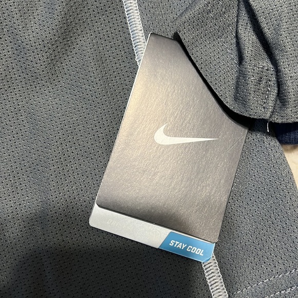 Nike Dri-Fit Stay Cool Boys Long Sleeves Boys Shirt 👕 Retails $24 Size: 4 New - Picture 4 of 7